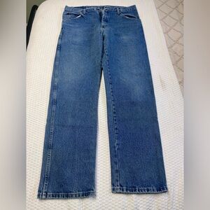 Wrangler Men's Classic Blue Denim Jeans